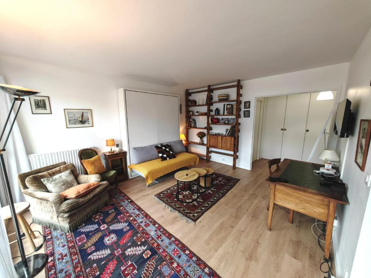 Appartement Avec Balcon Et Parking A Paris Alesia Extérieur photo